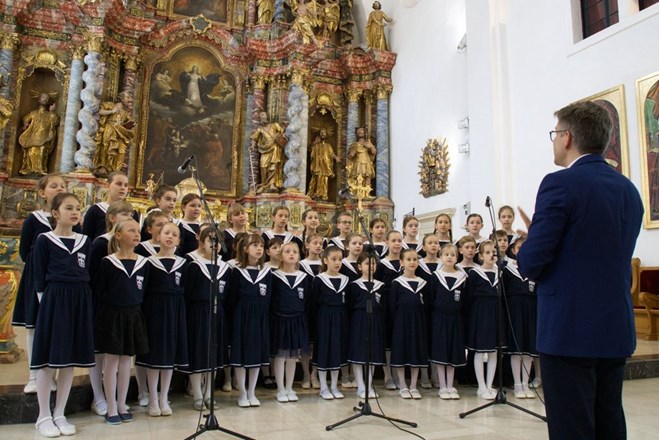 U Varaždinu održan susret zborova 12 osnovnih katoličkih škola iz cijele Hrvatske